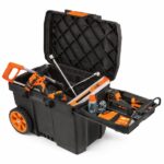 CAJA PARA HERRAMIENTA DE 23" CON RUEDAS Y MANGO TELESCÓPICO